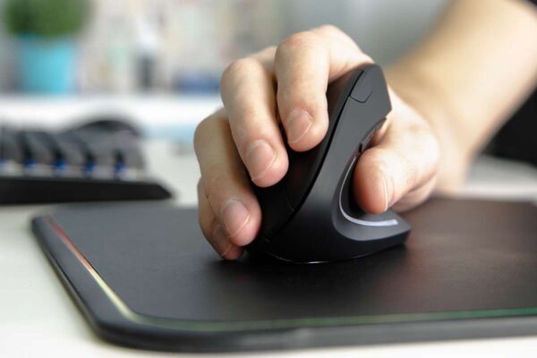 Os 5 Melhores Mouses Ergonômicos em 2025: Chega de Dor no Pulso!